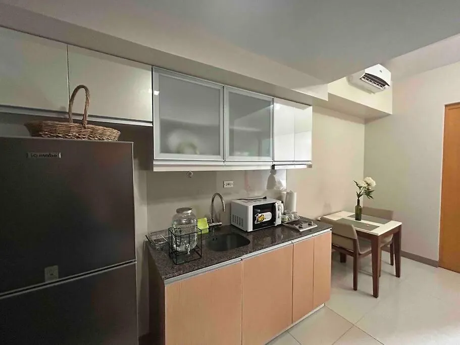 Apartment 1-Bedroom Glass View Suite Beside Grand Hyatt Bgc Manila Philippines