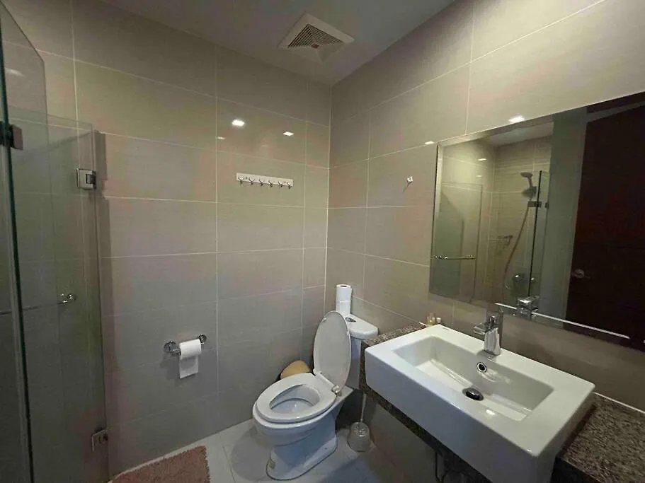 Apartment 1-Bedroom Glass View Suite Beside Grand Hyatt Bgc Manila