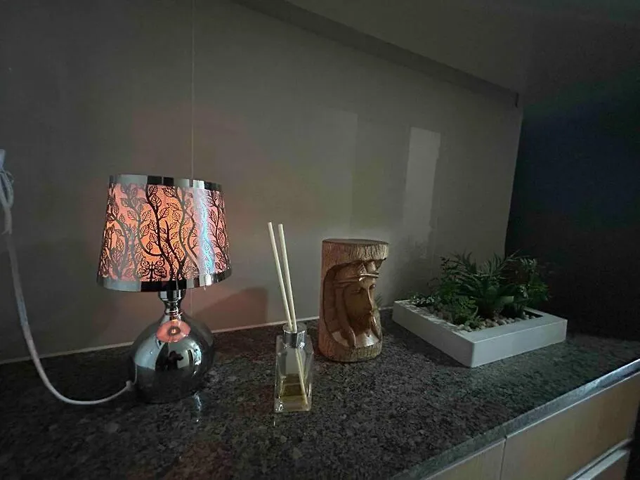 Apartment 1-Bedroom Glass View Suite Beside Grand Hyatt Bgc Manila