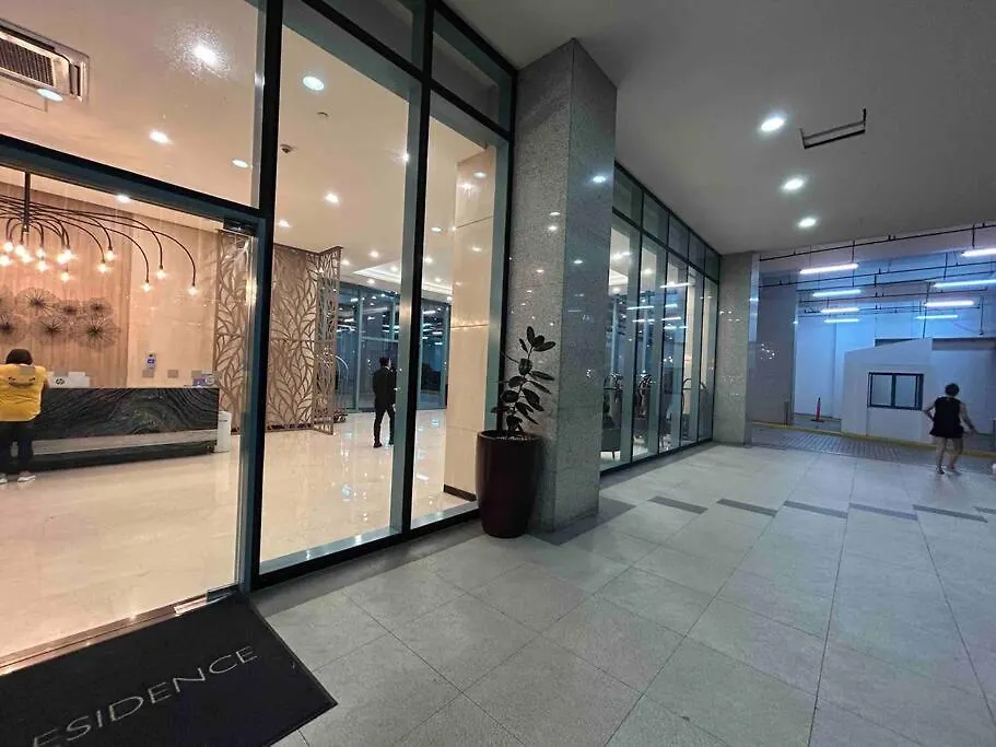 Apartment 1-Bedroom Glass View Suite Beside Grand Hyatt Bgc Manila
