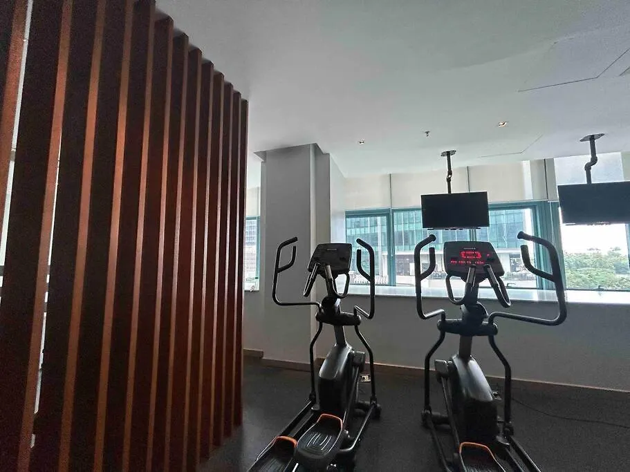 1-Bedroom Glass View Suite Beside Grand Hyatt Bgc Manila